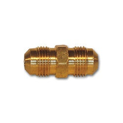 Durable brass metal featuring a threaded body for tight and vibration-resistant joints – 3/8 Flare Bulkhead Union.